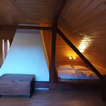 Szálloda Chata U Faca Dóval